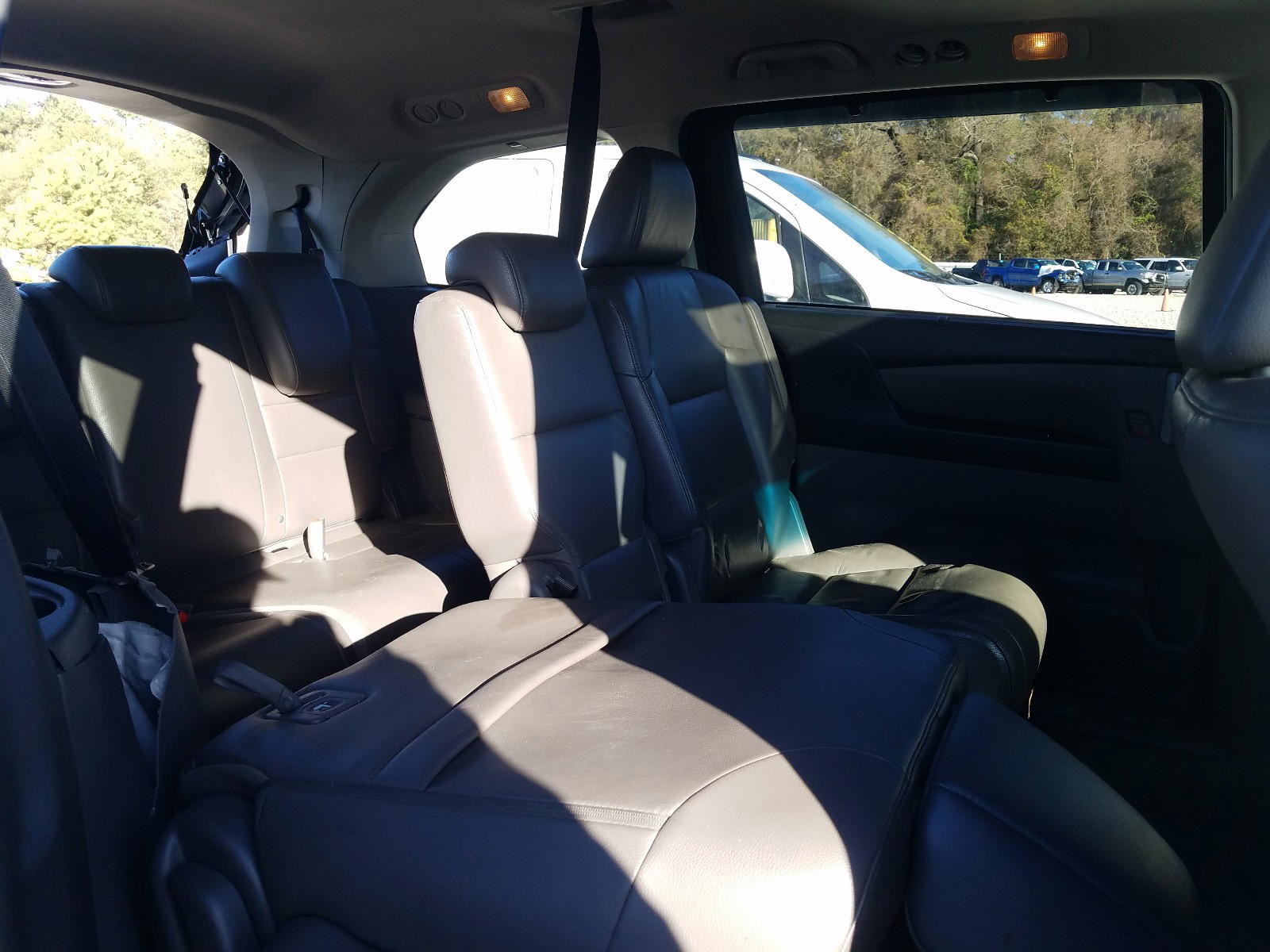 Photo 6 from auction – 2011 HONDA ODYSSEY EX with VIN 5FNRL5H64BB093632