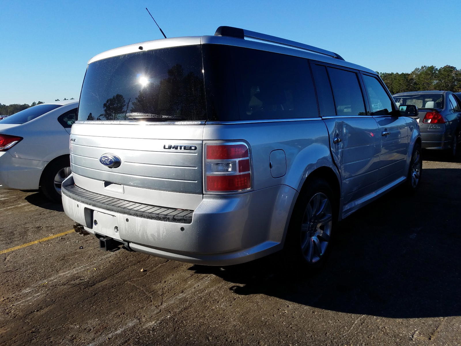 Photo 4 from auction – 2011 FORD FLEX LIMIT with VIN 2FMGK5DC8BBD35840