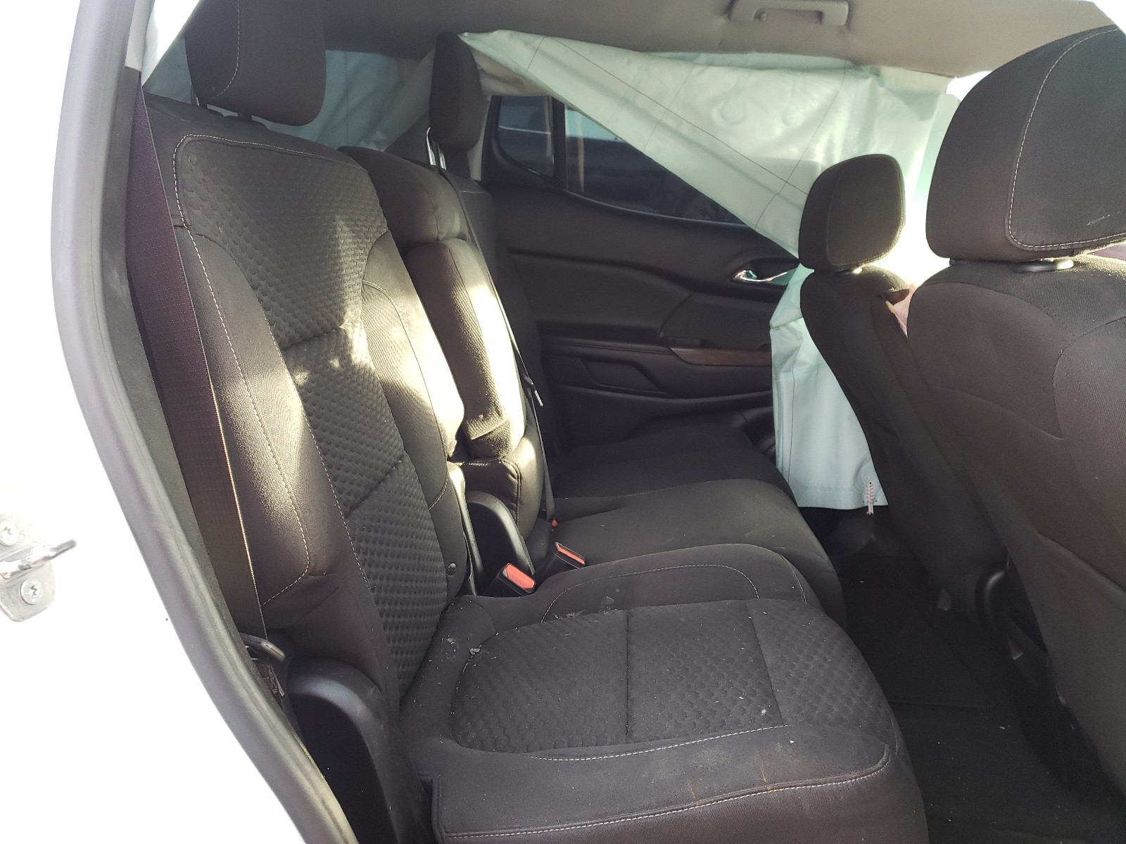 Photo 6 from auction – 2017 GMC ACADIA SLE with VIN 1GKKNKLA9HZ240573
