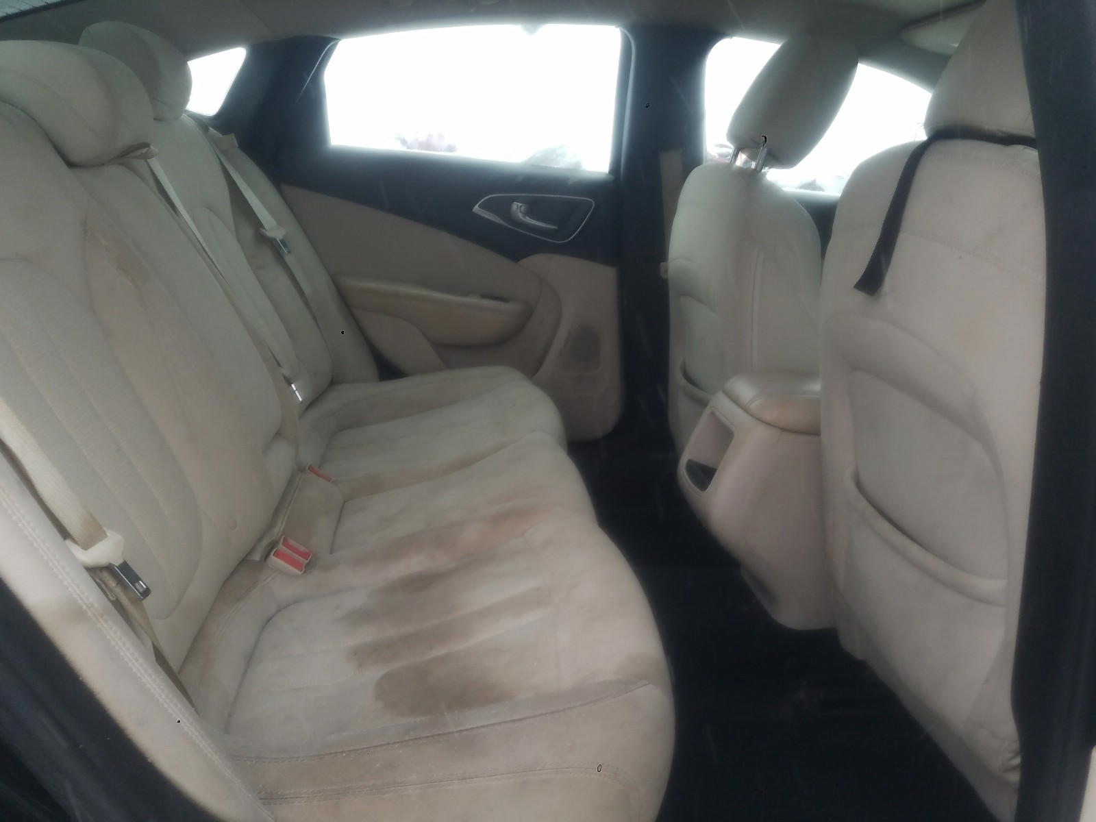Photo 6 from auction – 2015 CHRYSLER 200 LIMITE with VIN 1C3CCCAB4FN504542