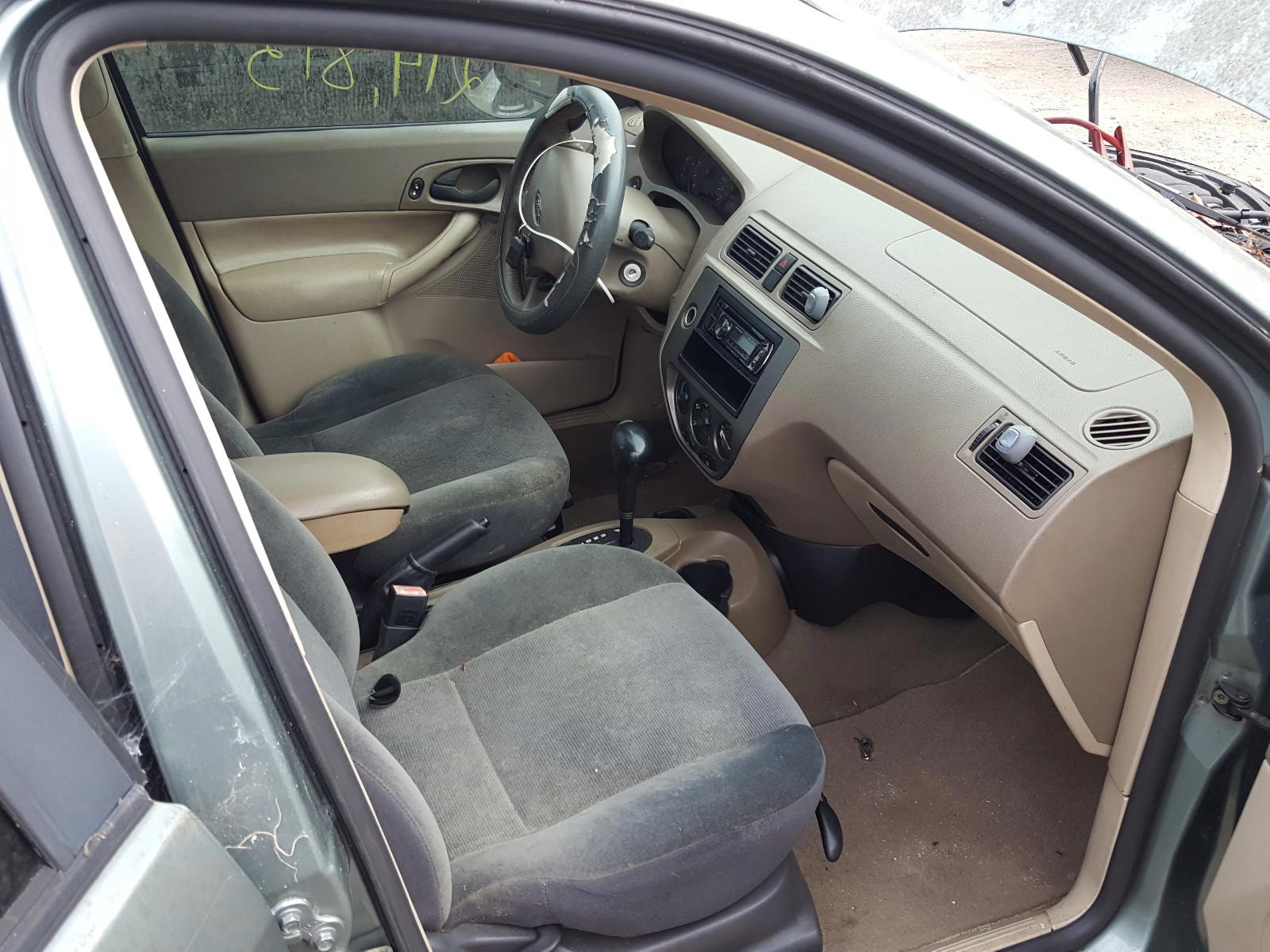 Photo 5 from auction – 2005 FORD FOCUS with VIN 1FAFP34N65W163999