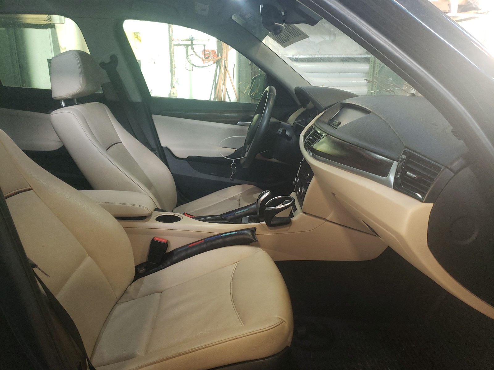Photo 5 from auction – 2015 BMW X1 XDRIVE2 with VIN WBAVL1C55FVY26670