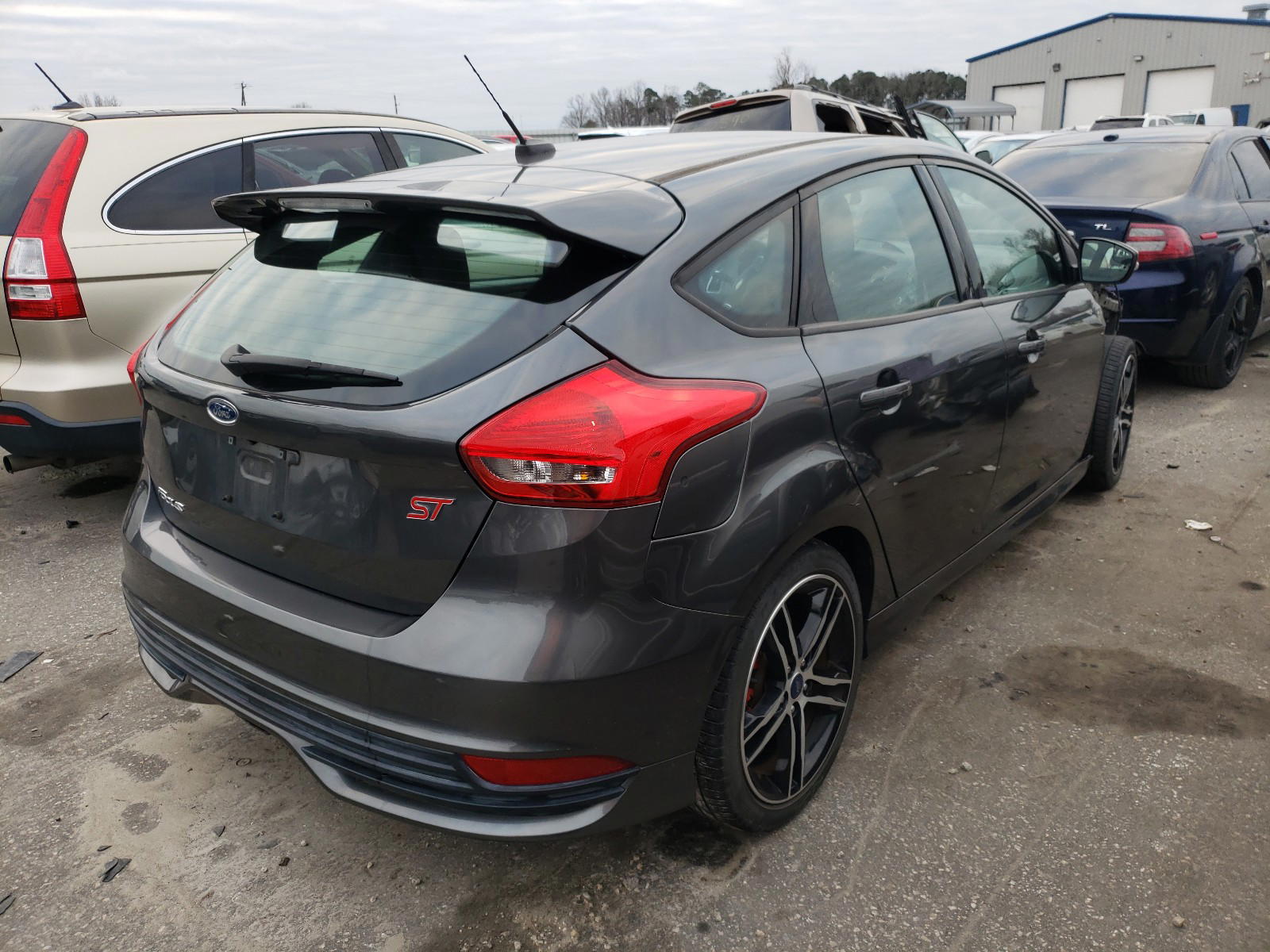 Photo 4 from auction – 2016 FORD FOCUS ST with VIN 1FADP3L95GL386793