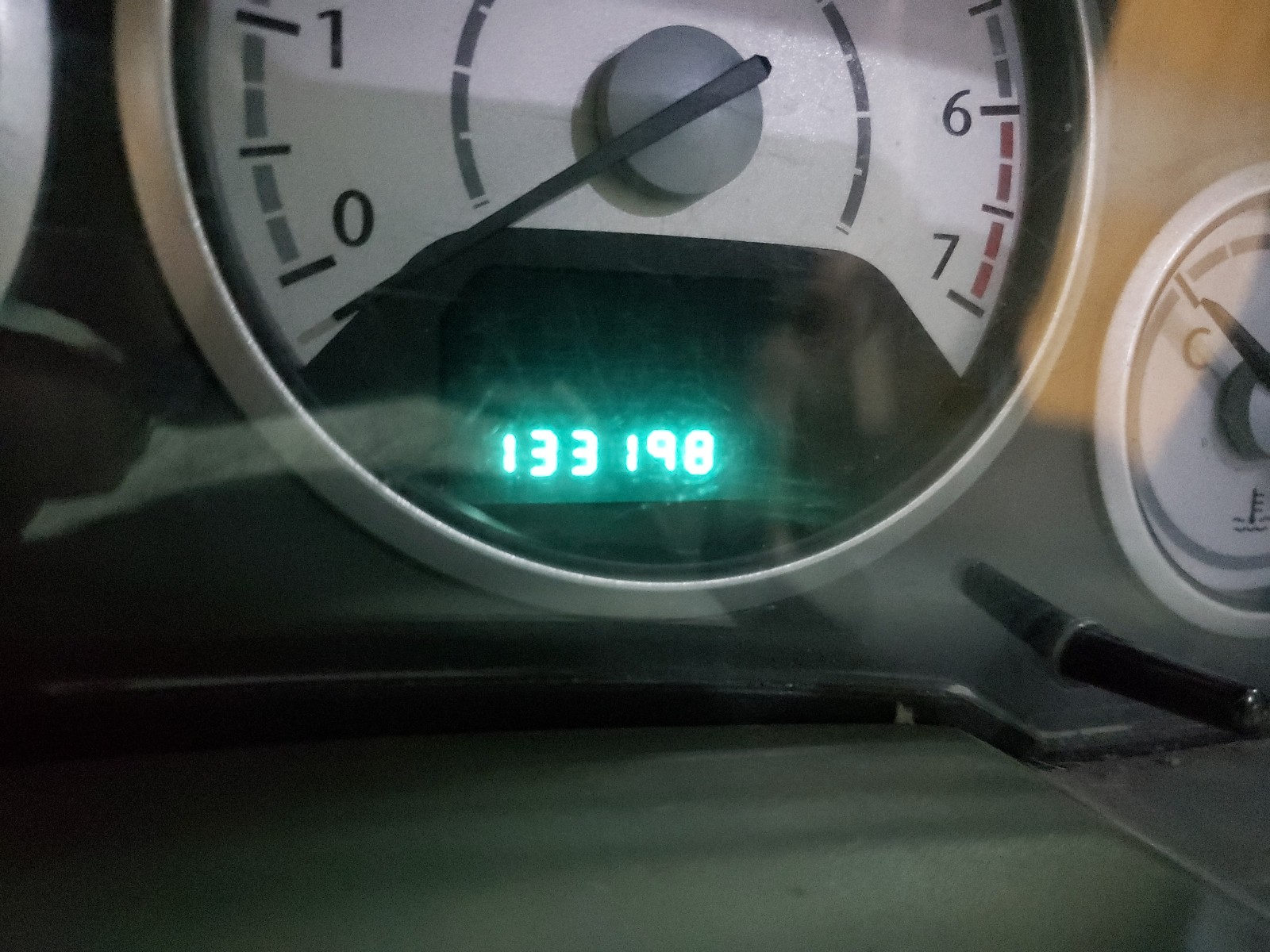 Photo 8 from auction – 2008 CHRYSLER TOWN & COU with VIN 2A8HR54P38R767249