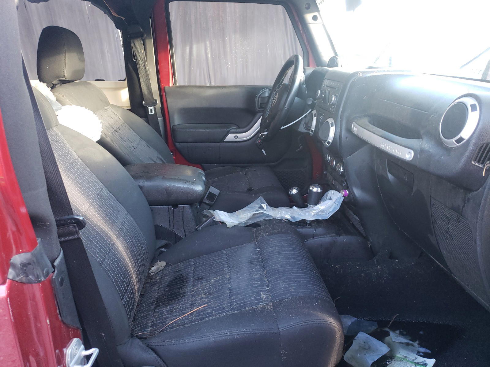Photo 5 from auction – 2011 JEEP WRANGLER S with VIN 1J4AA5D15BL571982