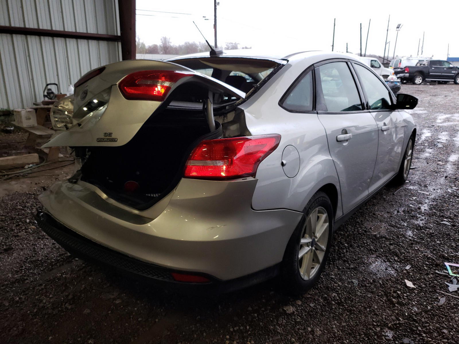 Photo 4 from auction – 2016 FORD FOCUS SE with VIN 1FADP3F26GL291349