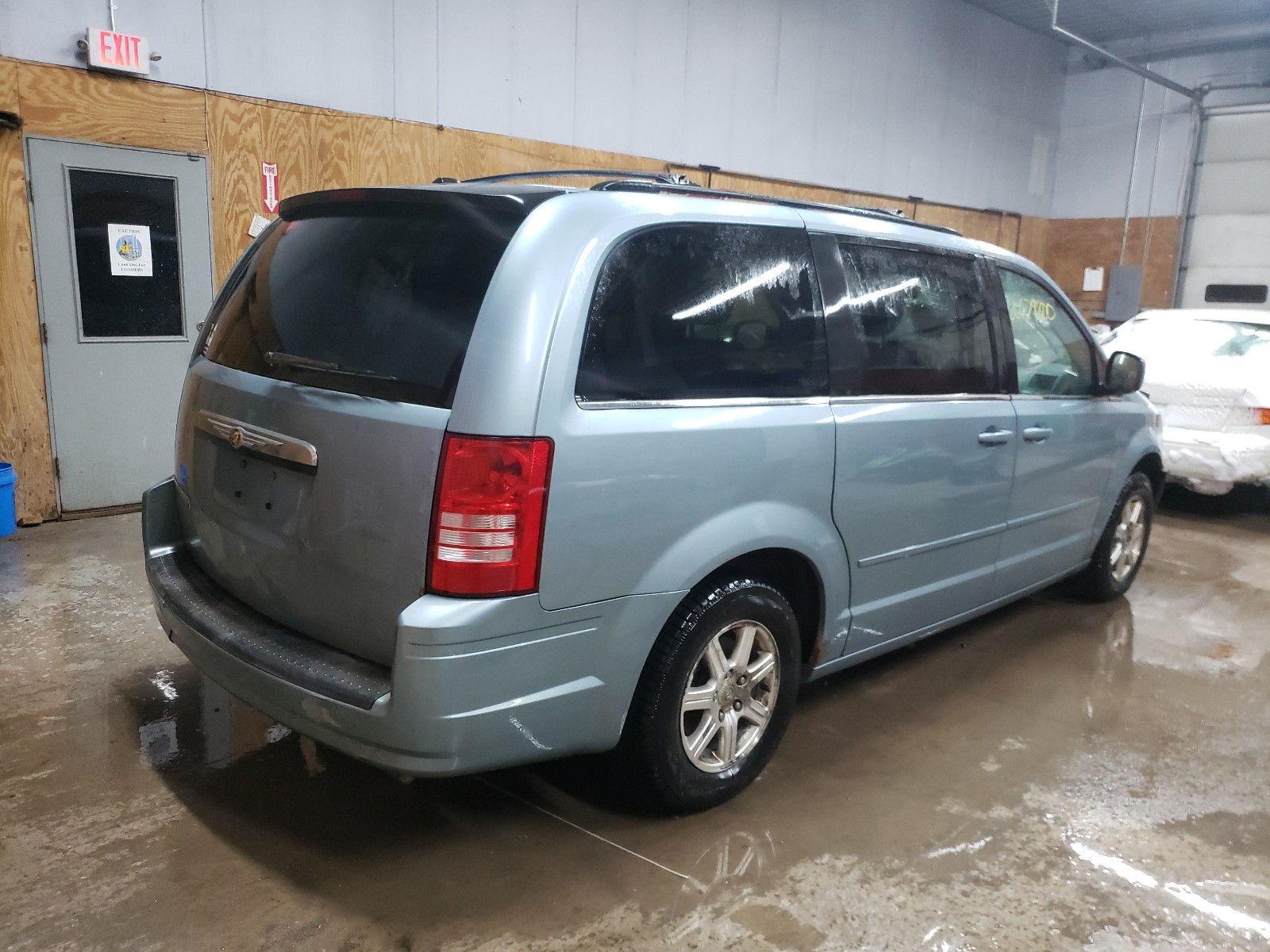 Photo 4 from auction – 2008 CHRYSLER TOWN & COU with VIN 2A8HR54P38R767249