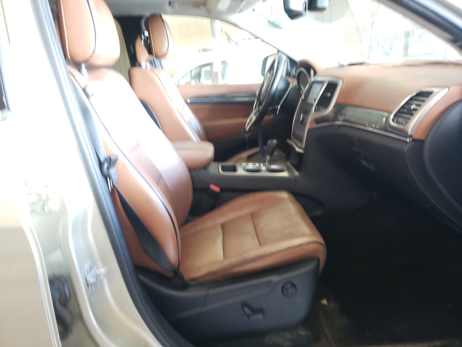 Photo 5 from auction – 2011 JEEP GRAND CHER with VIN 1J4RS6GG5BC621818