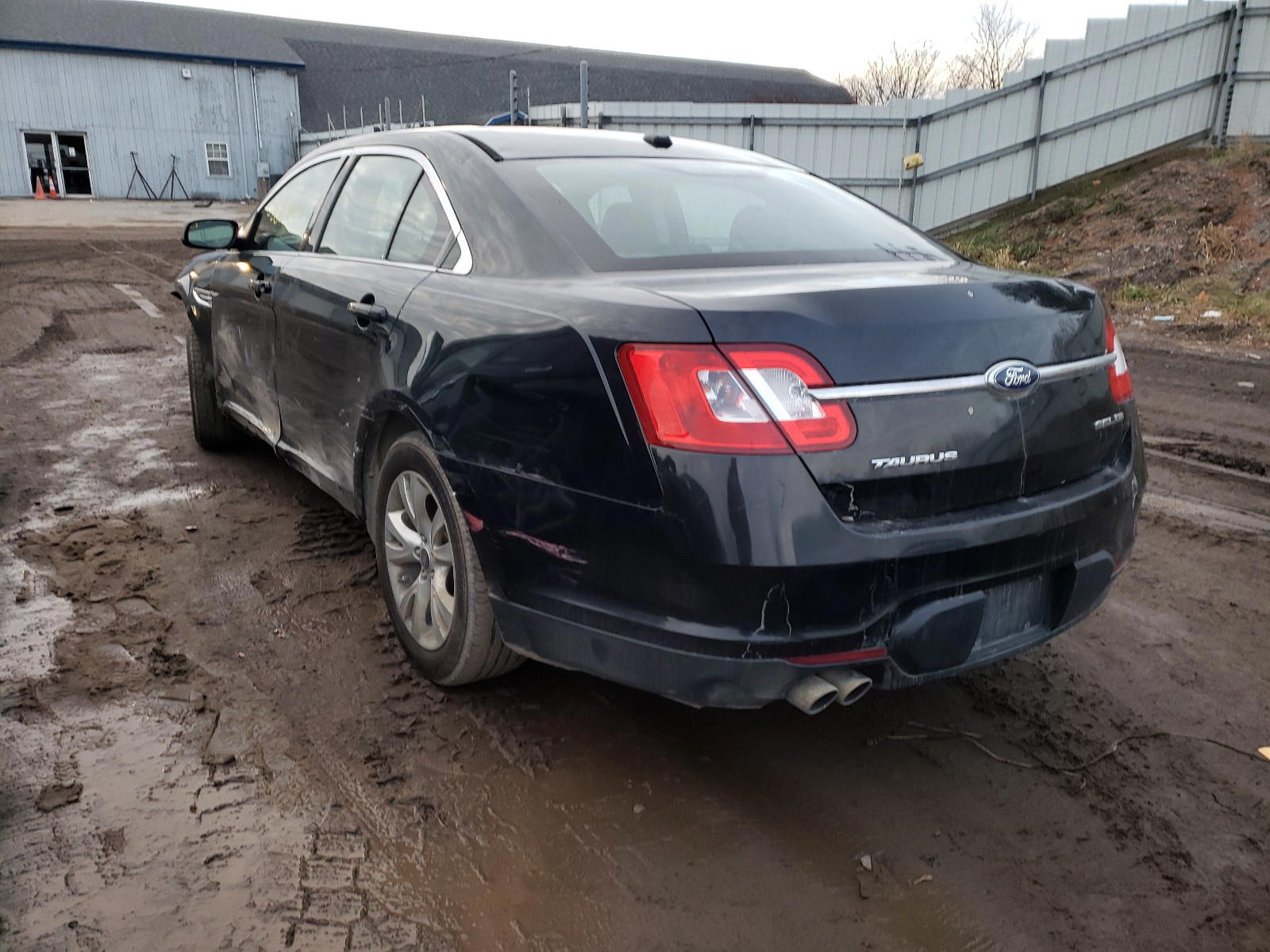 Photo 3 from auction – 2011 FORD TAURUS SEL with VIN 1FAHP2HW7BG156524