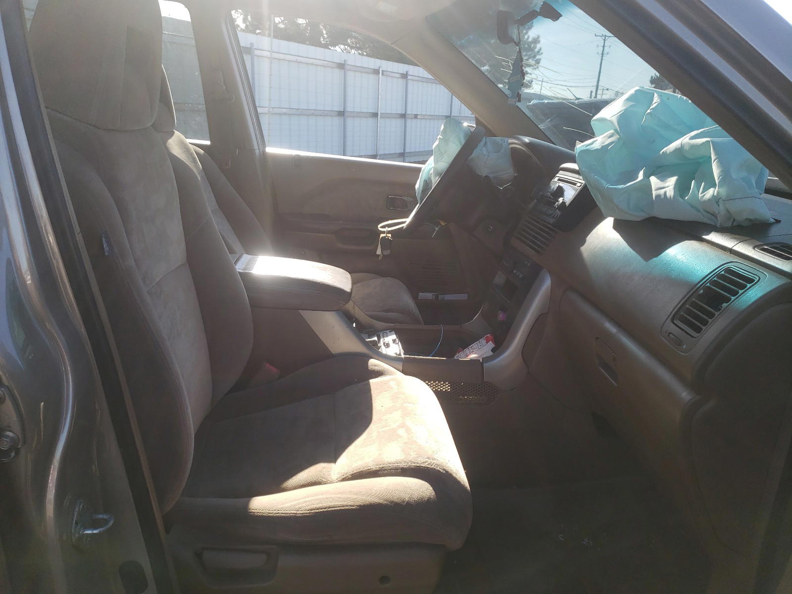 Photo 5 from auction – 2003 HONDA PILOT EX with VIN 2HKYF18423H536728