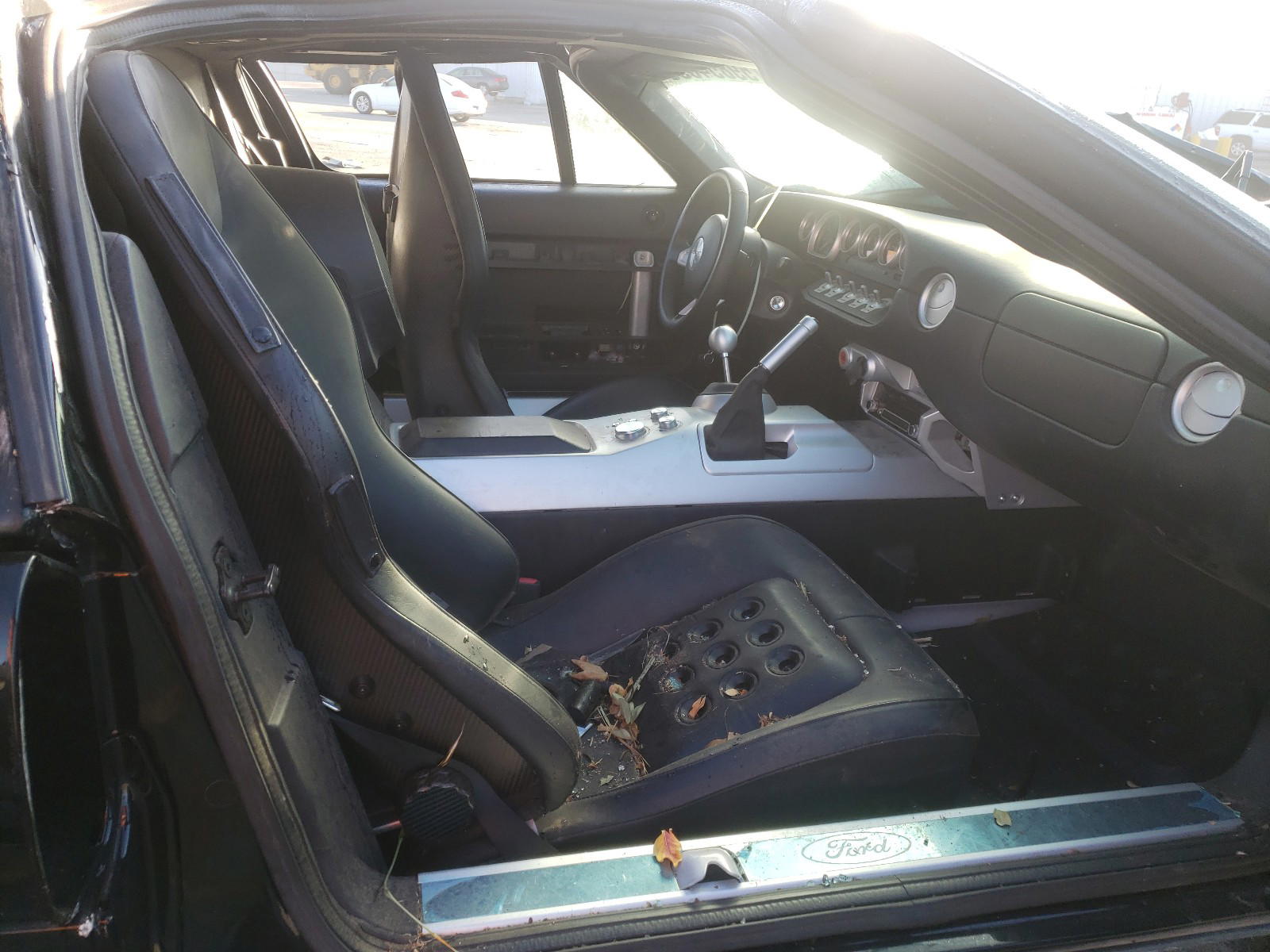 Photo 5 from auction – 2006 FORD GT with VIN 1FAFP90S06Y401804