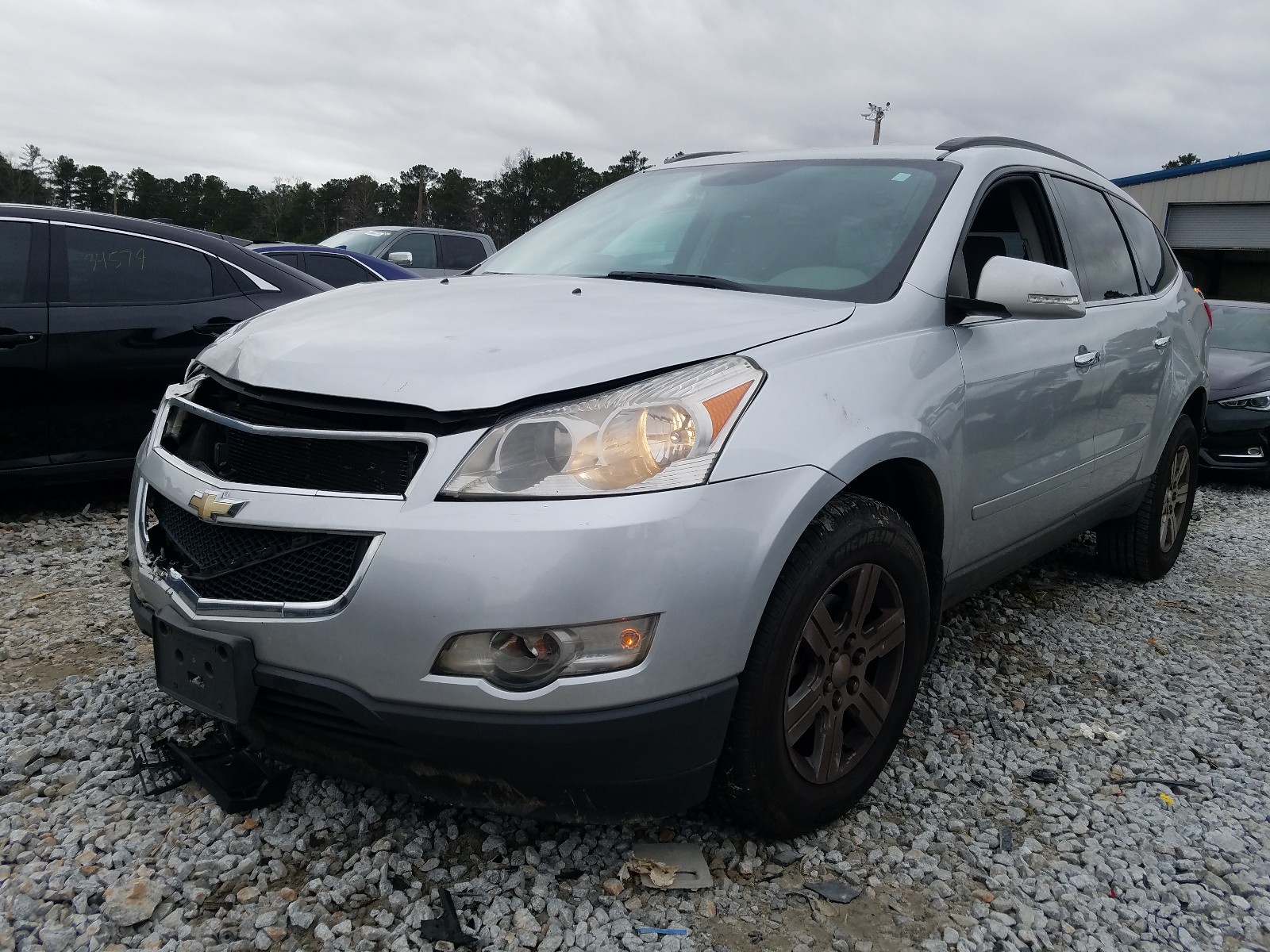 Photo 2 from auction – 2010 CHEVROLET TRAVERSE L with VIN 1GNLRFED4AJ250748