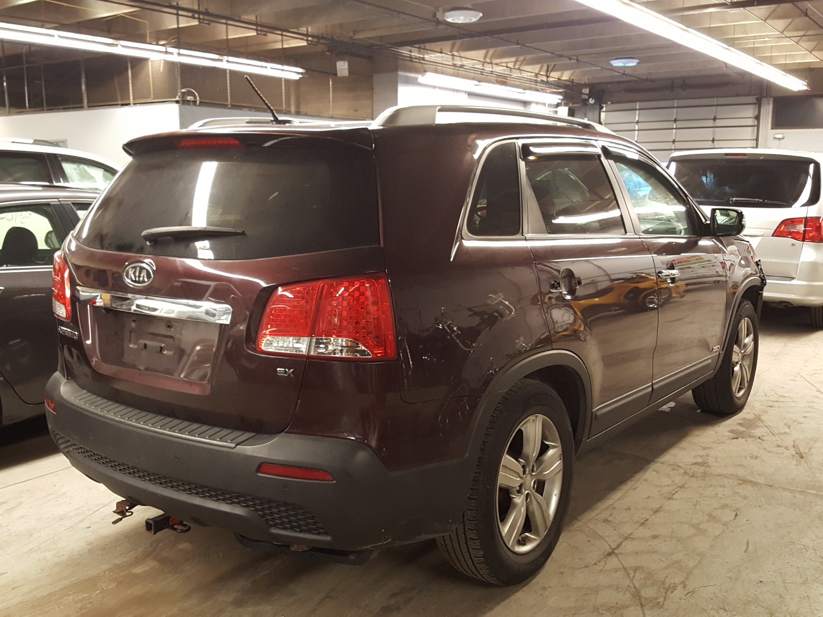 Photo 4 from auction – 2012 KIA SORENTO EX with VIN 5XYKUCA63CG242622