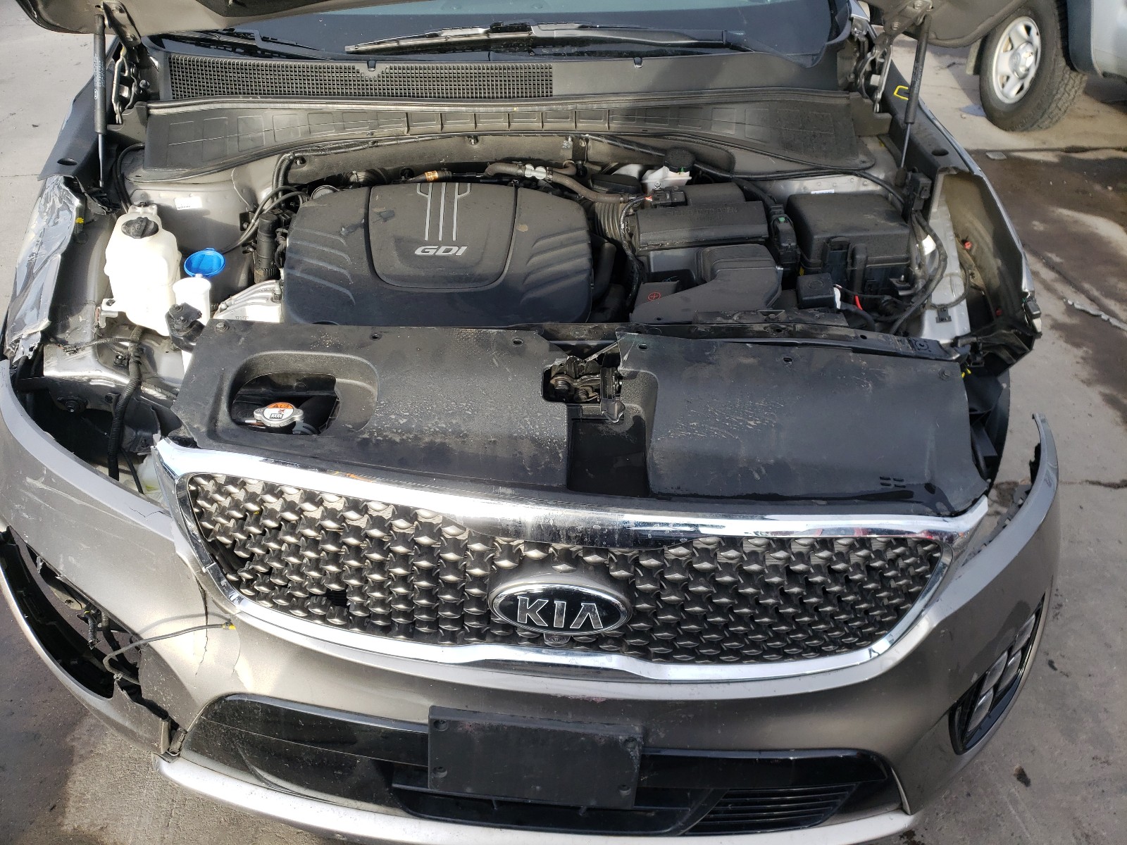 Photo 7 from auction – 2018 KIA SORENTO SX with VIN 5XYPKDA53JG383583