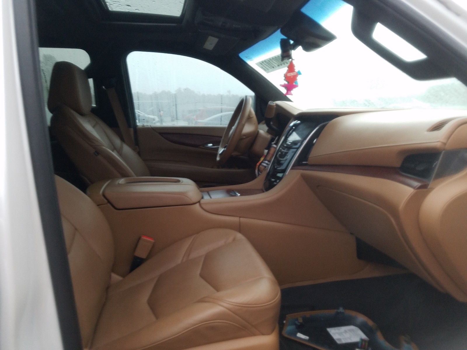 Photo 5 from auction – 2017 CADILLAC ESCALADE P with VIN 1GYS4BKJ0HR372597