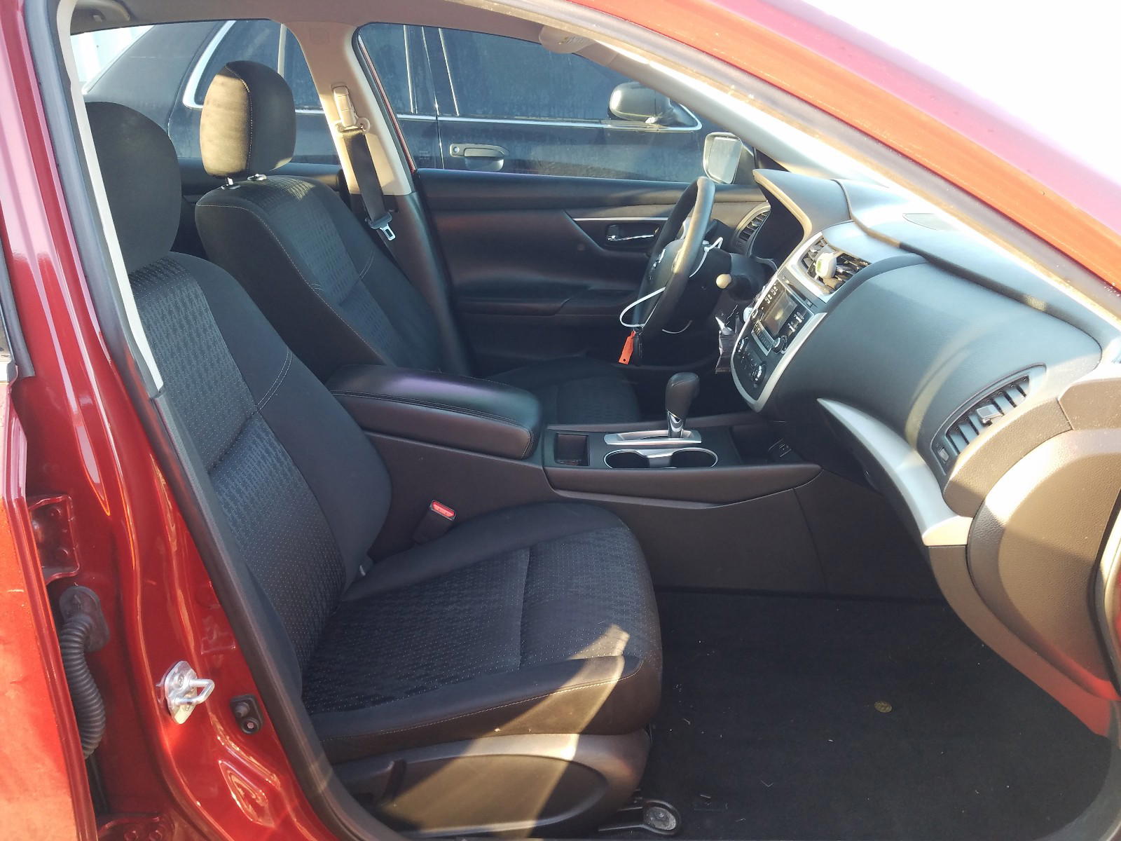 Photo 5 from auction – 2016 NISSAN ALTIMA 2.5 with VIN 1N4AL3AP1GN354895