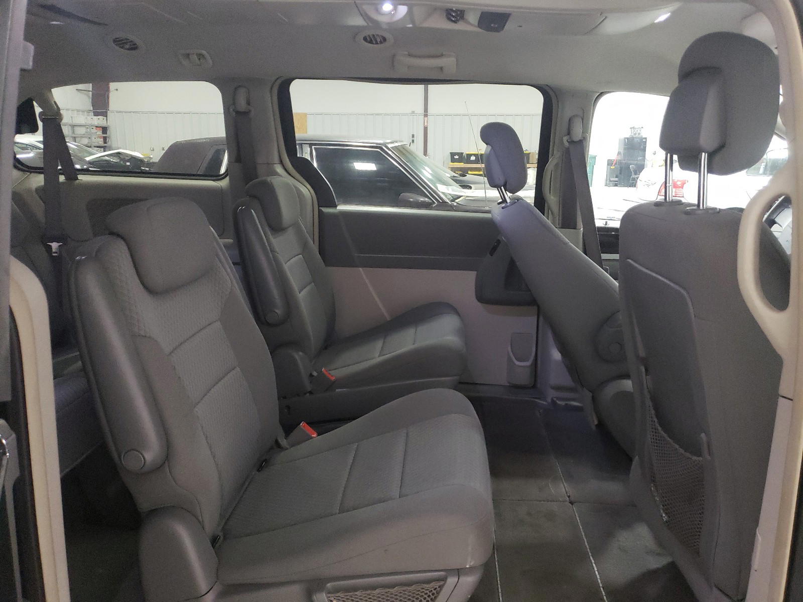 Photo 6 from auction – 2010 DODGE GRAND CARA with VIN 2D4RN5D18AR349183
