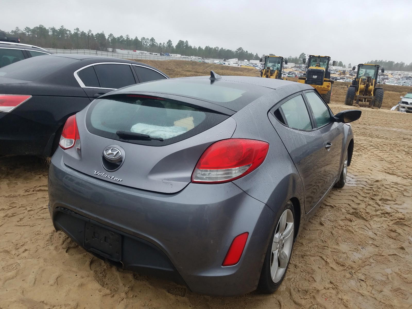 Photo 4 from auction – 2015 HYUNDAI VELOSTER with VIN KMHTC6AD8FU226969