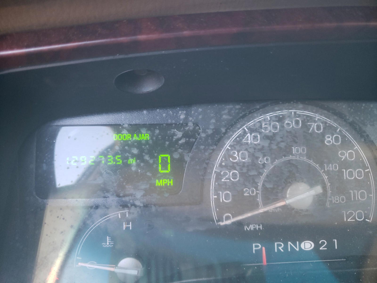 Photo 8 from auction – 2003 LINCOLN TOWN CAR E with VIN 1LNHM81W23Y696919