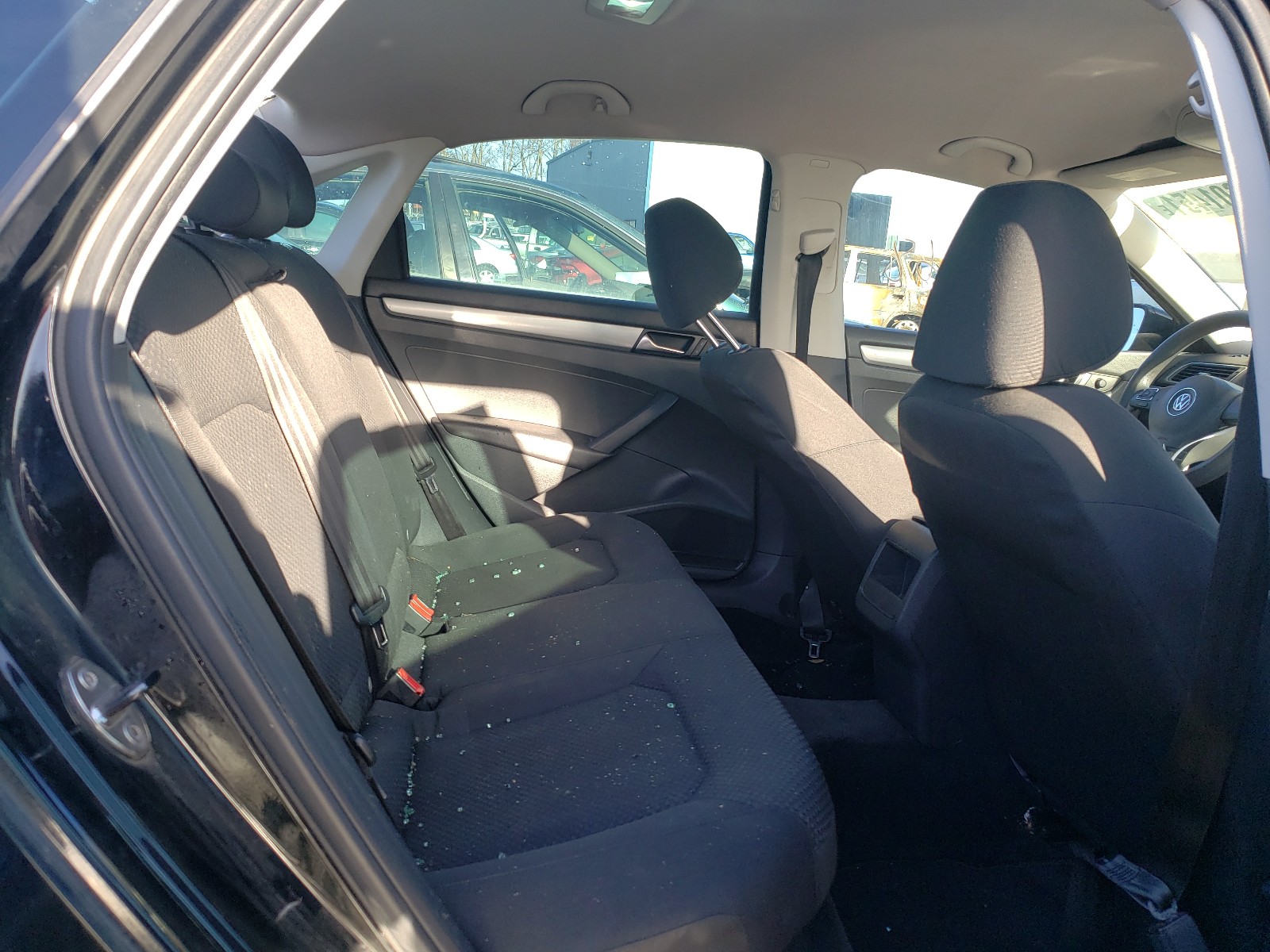 Photo 6 from auction – 2012 VOLKSWAGEN PASSAT S with VIN 1VWAP7A33CC023953