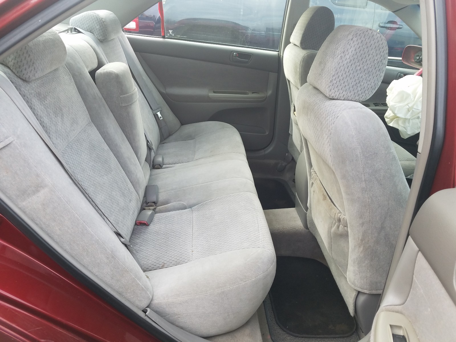Photo 6 from auction – 2004 TOYOTA CAMRY LE with VIN 4T1BE32KX4U280627
