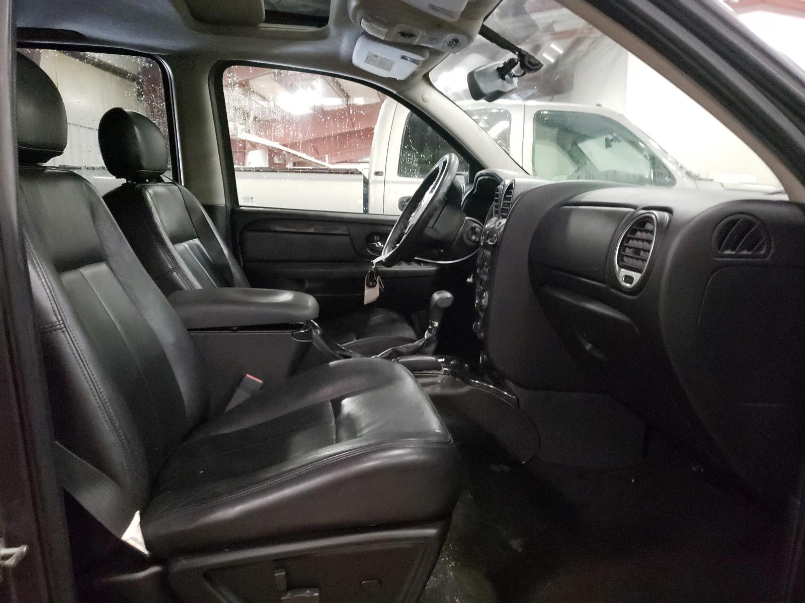 Photo 5 from auction – 2008 GMC ENVOY with VIN 1GKDT13S682151506