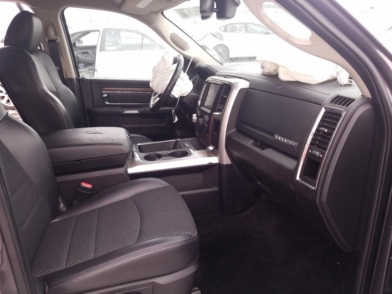 Photo 5 from auction – 2016 RAM 1500 LARAM with VIN 1C6RR7VM3GS315334