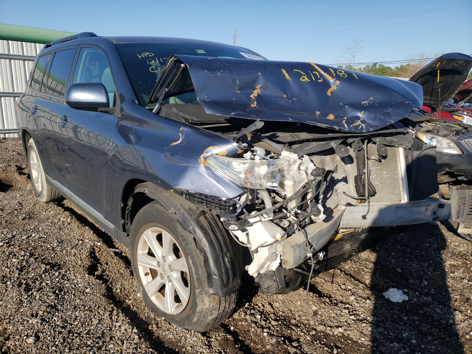 TOYOTA HIGHLANDER 2013 z numerem VIN 5TDBK3EH1DS213187 - Zdjęcie z aukcji