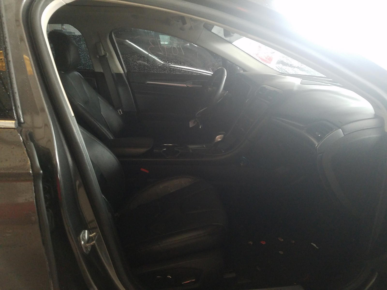 Photo 5 from auction – 2016 FORD FUSION with VIN 3FA6P0D98GR223157