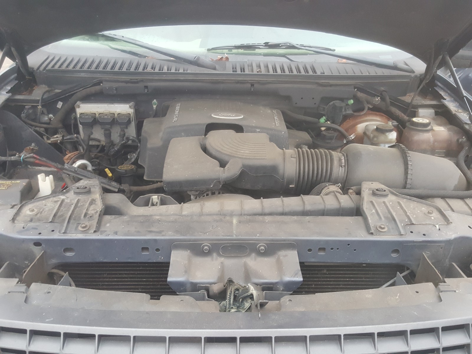 صورة رقم 7 من المزاد - 2003 FORD EXPEDITION مع VIN 1FMPU16L43LA12127