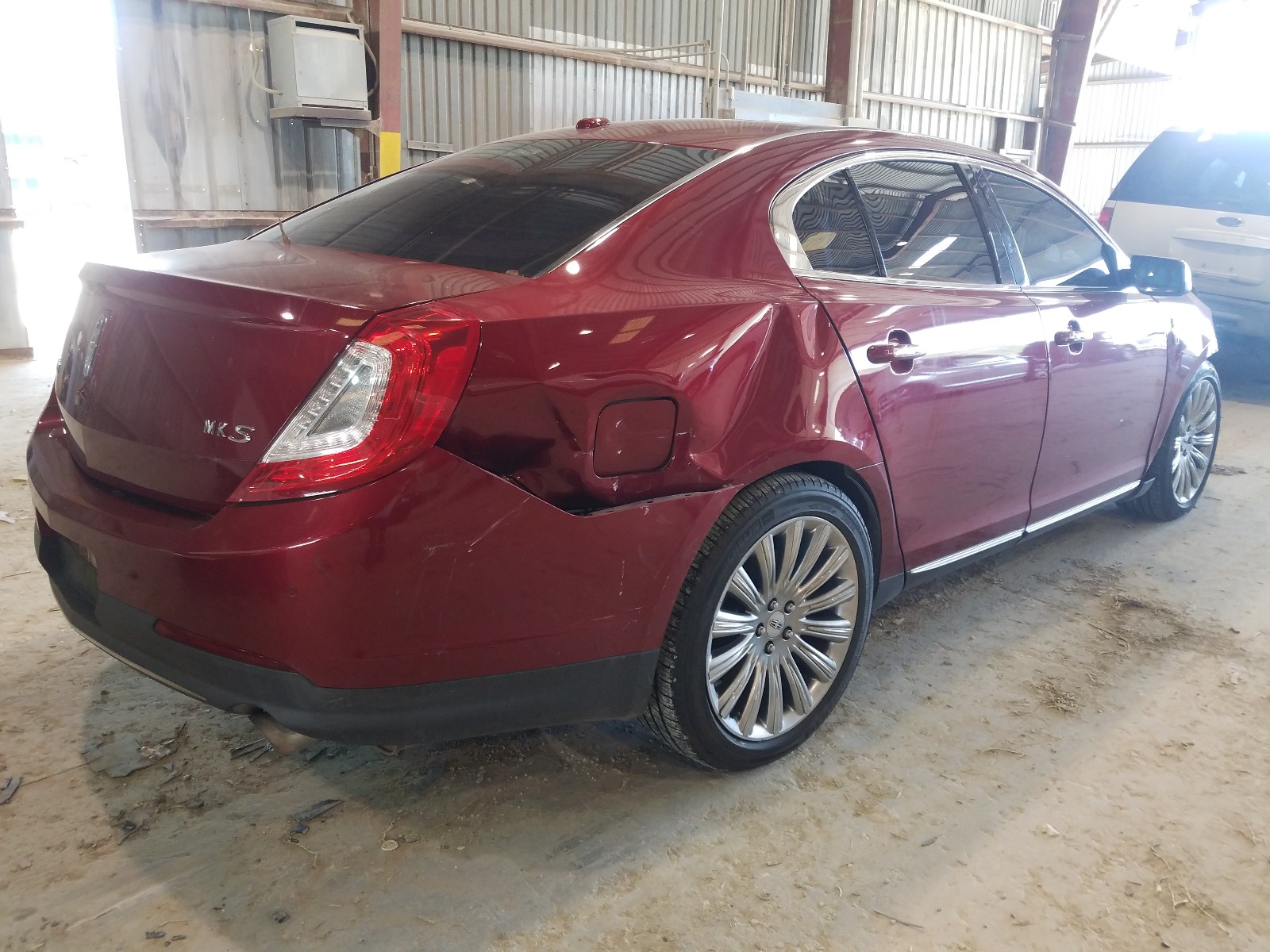 Photo 4 from auction – 2014 LINCOLN MKS with VIN 1LNHL9DK7EG602592