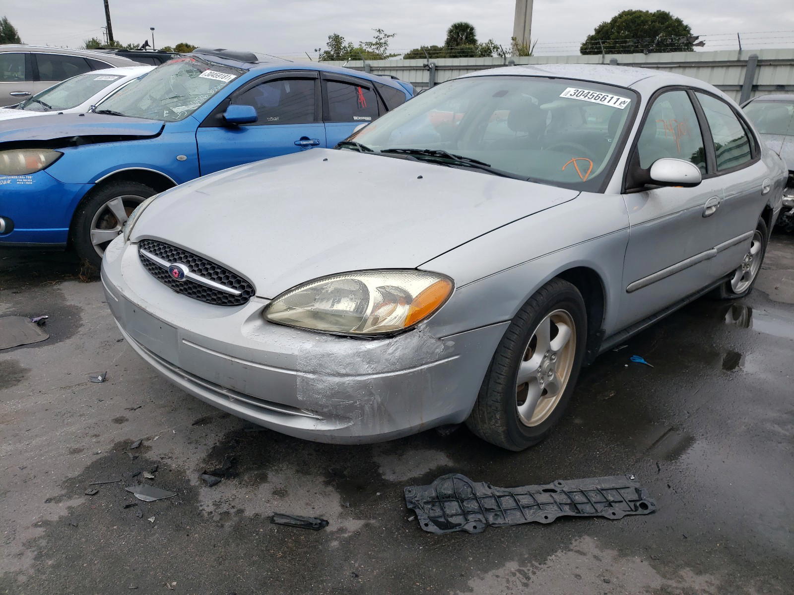 Photo 2 from auction – 2003 FORD TAURUS SES with VIN 1FAFP55273A222584