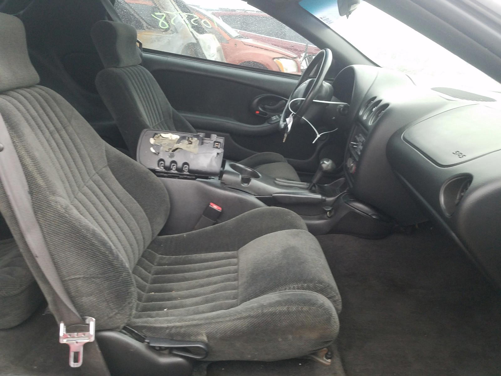 Photo 5 from auction – 2002 PONTIAC FIREBIRD with VIN 2G2FS22K122124458