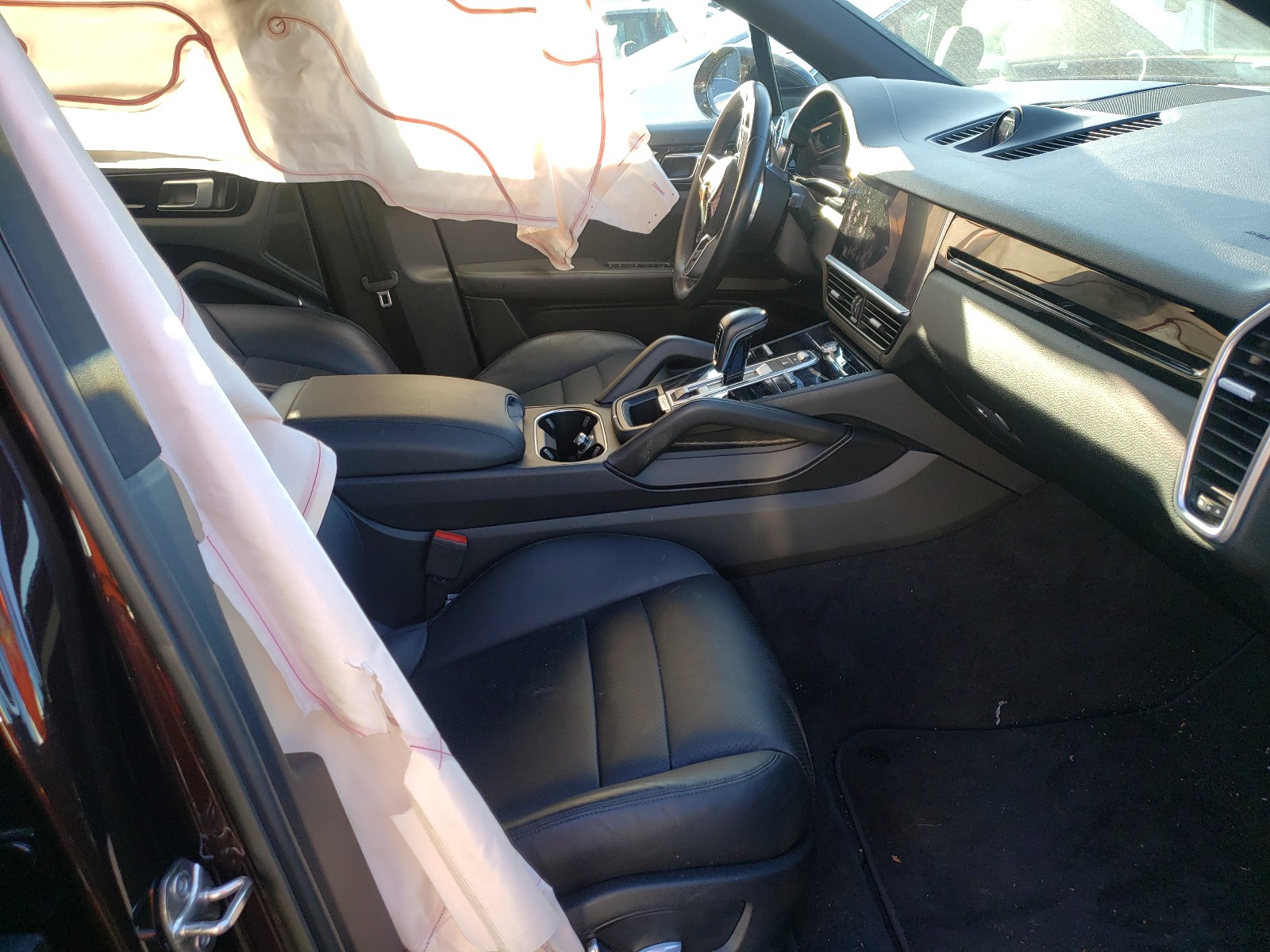 Фото 5 с аукциона – 2019 PORSCHE CAYENNE SE с VIN WP1AE2AY8KDA50371