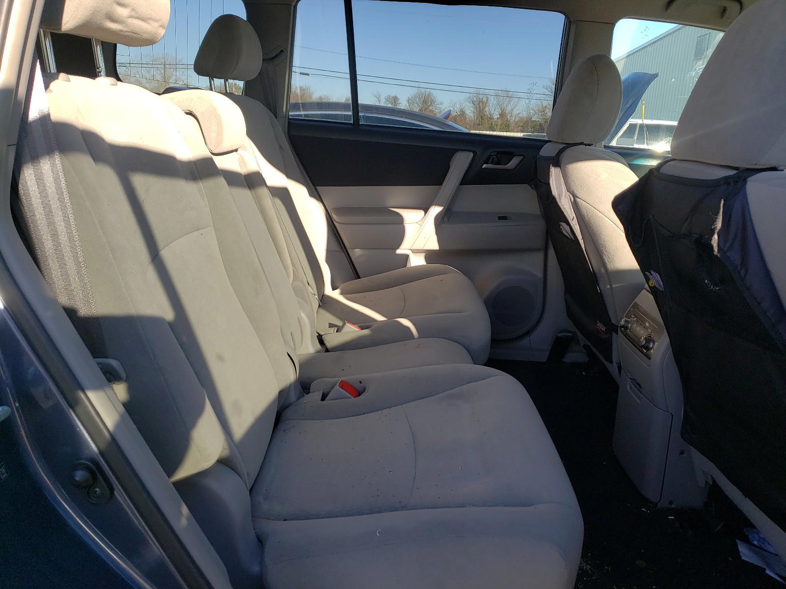 Photo 6 from auction – 2013 TOYOTA HIGHLANDER with VIN 5TDBK3EH1DS213187