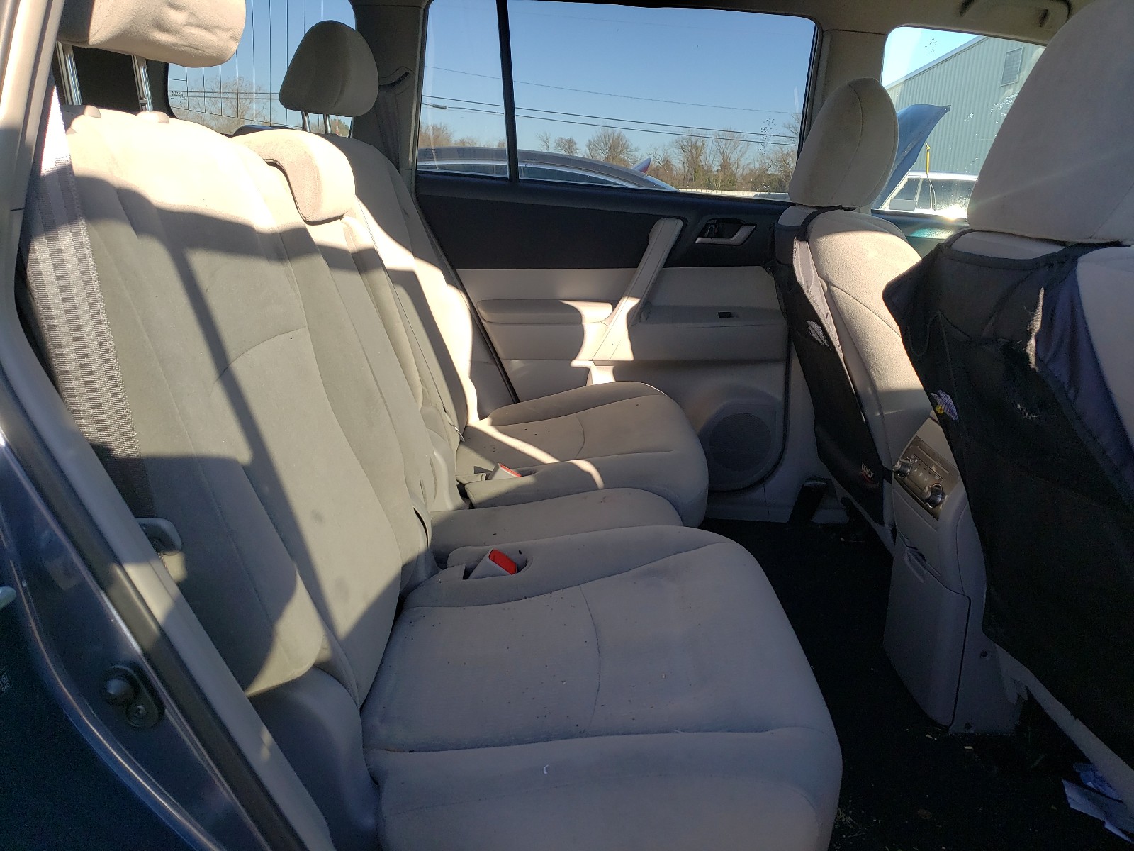 Zdjęcie 6 z aukcji – 2013 TOYOTA HIGHLANDER z VIN 5TDBK3EH1DS213187