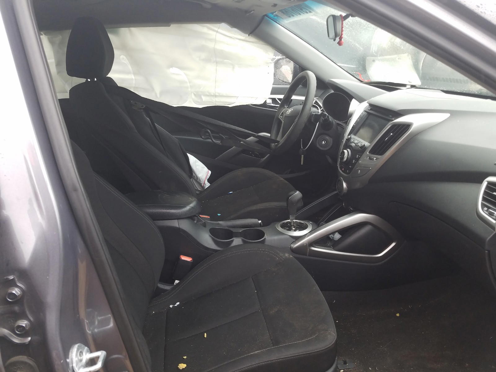 Photo 5 from auction – 2015 HYUNDAI VELOSTER with VIN KMHTC6AD8FU226969