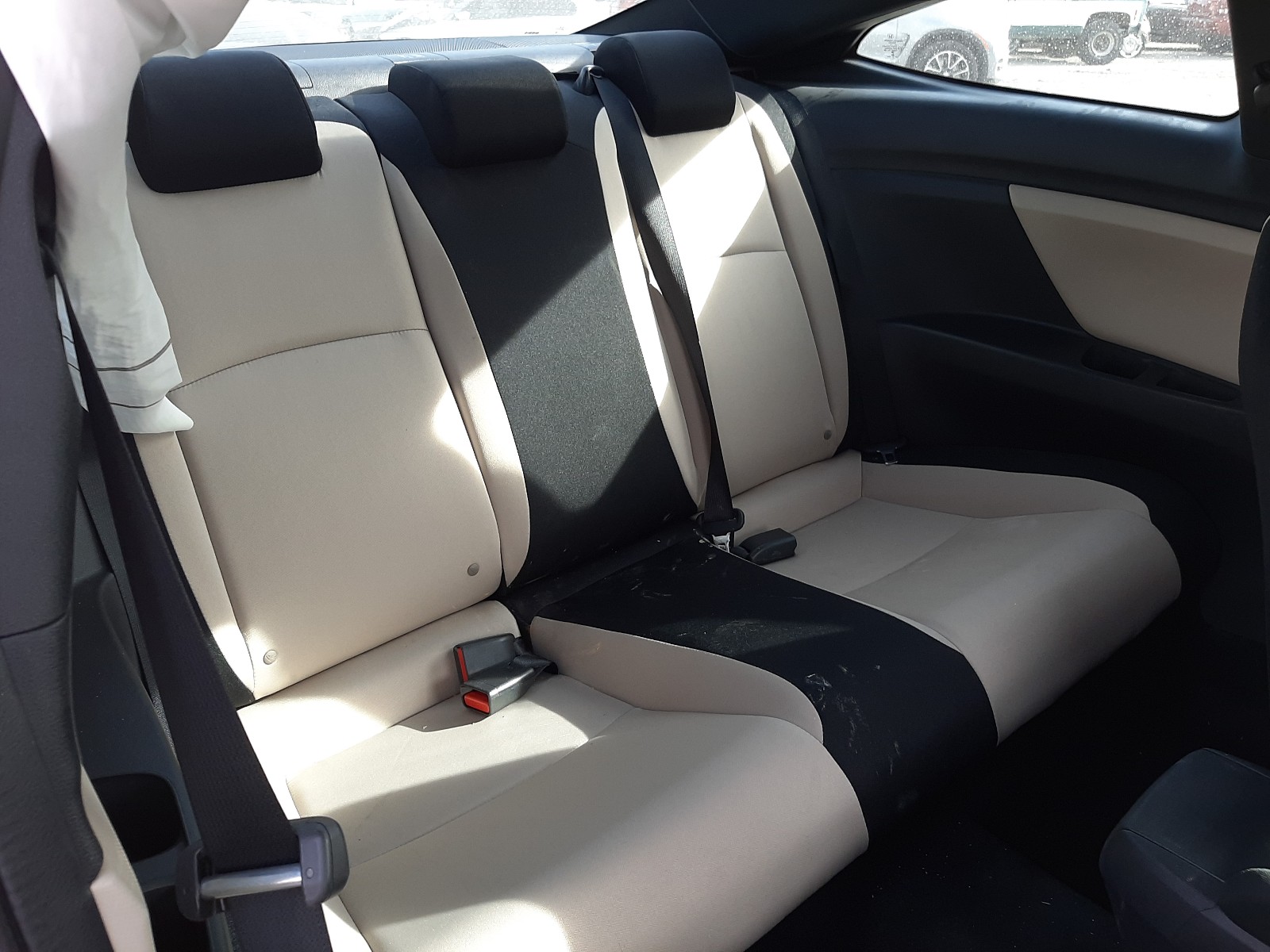Photo 6 from auction – 2016 HONDA CIVIC LX with VIN 2HGFC4B00GH315670