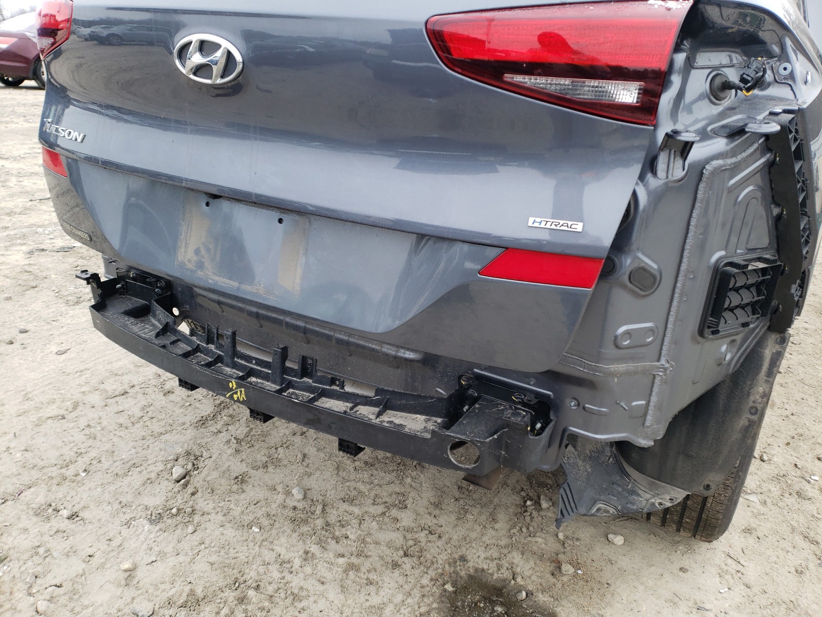 Photo 9 from auction – 2019 HYUNDAI TUCSON SE with VIN KM8J2CA4XKU979728