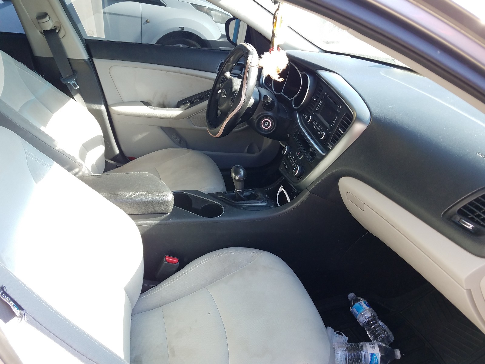 Photo 5 from auction – 2015 KIA OPTIMA LX with VIN 5XXGM4A77FG452010