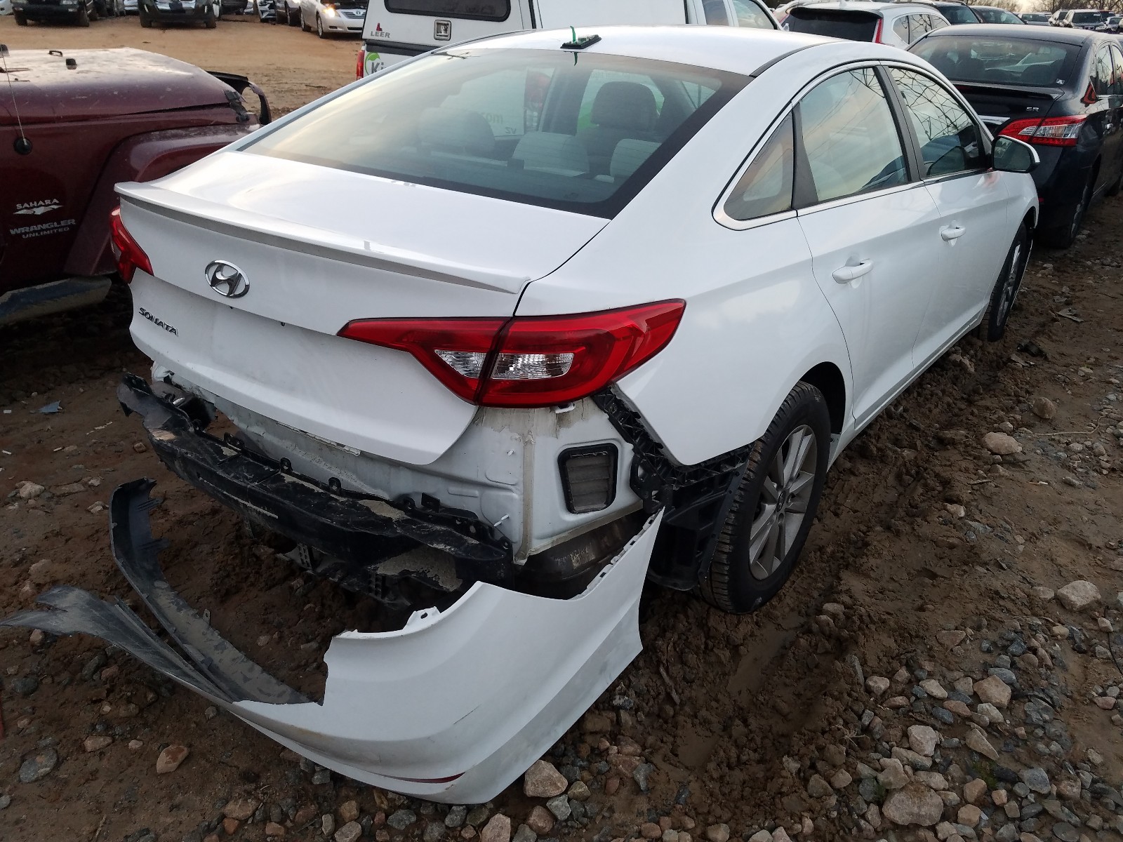 Photo 4 from auction – 2016 HYUNDAI SONATA SE with VIN 5NPE24AF1GH366122