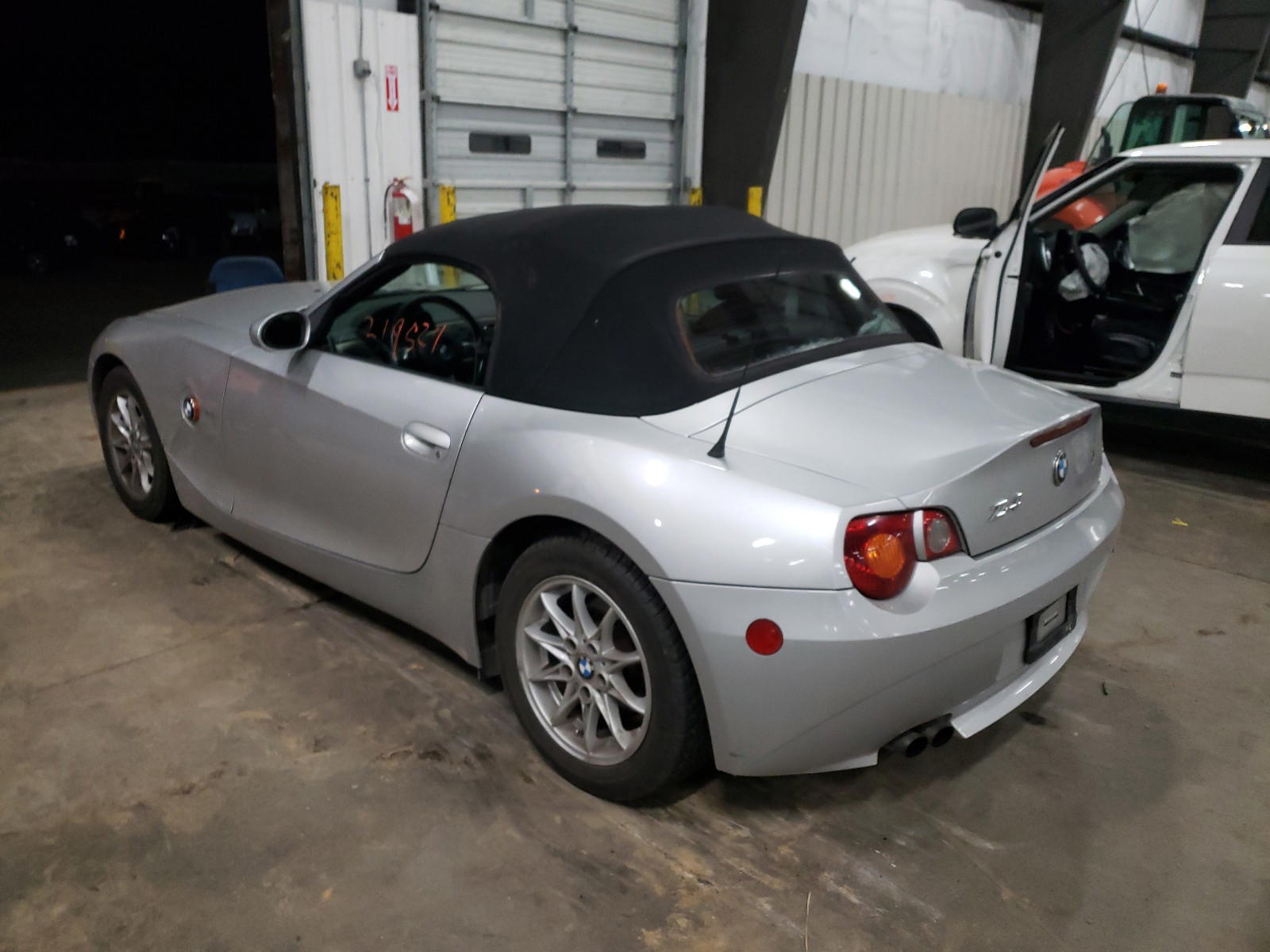 Photo 3 from auction – 2004 BMW Z4 2.5 with VIN 4USBT33514LR69622