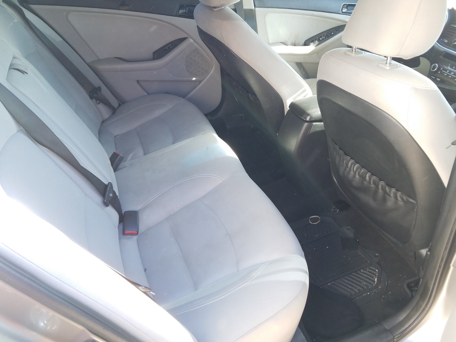 Photo 6 from auction – 2015 KIA OPTIMA LX with VIN 5XXGM4A77FG452010