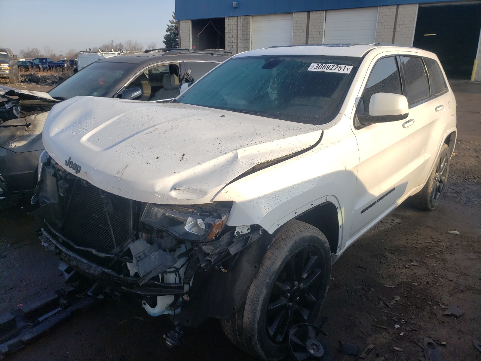 Photo 2 from auction – 2018 JEEP GRAND CHER with VIN 1C4RJFAG8JC332660