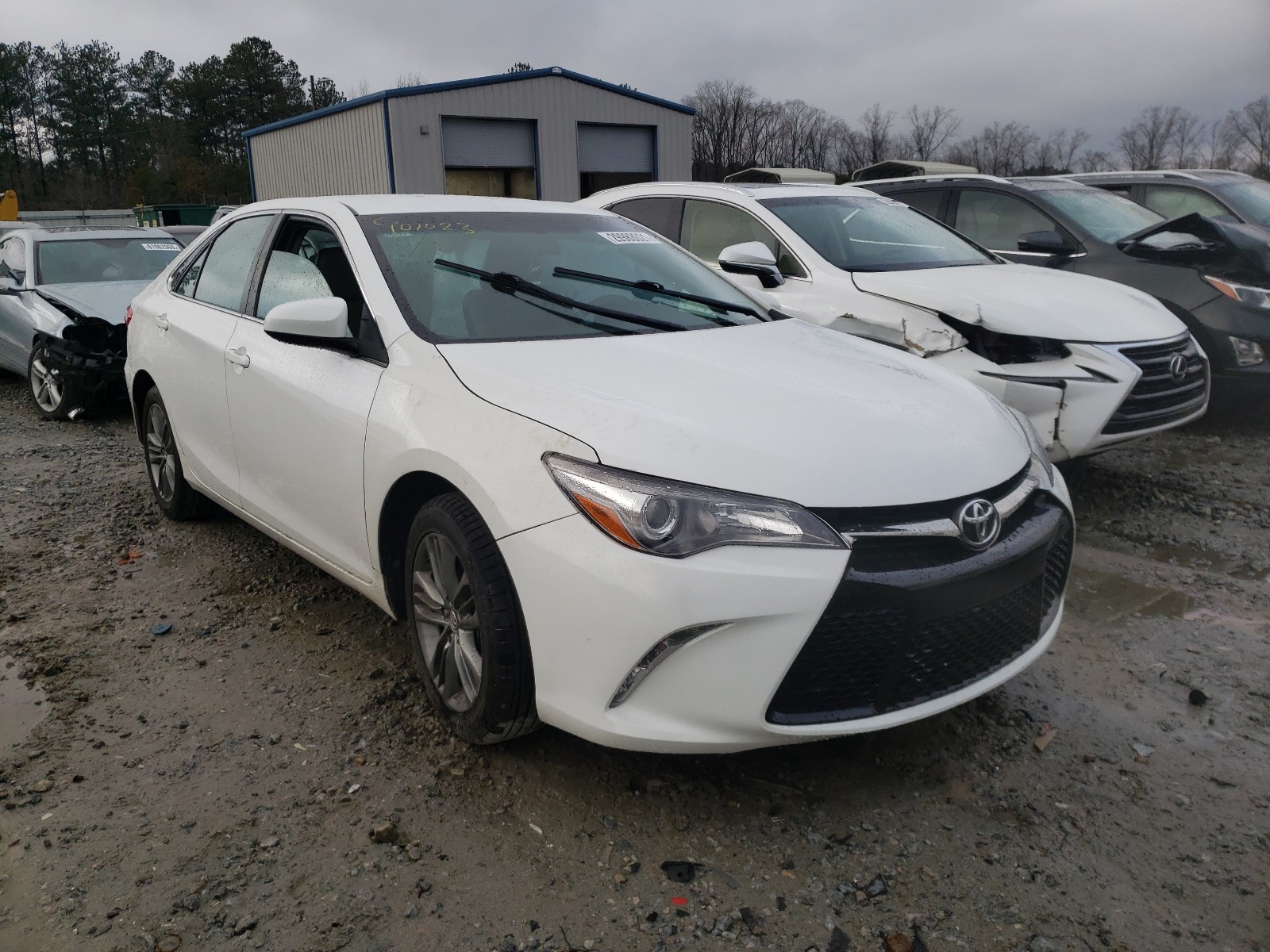 TOYOTA CAMRY LE 2017 with VIN 4T1BF1FK5HU711084 - Photo from auction