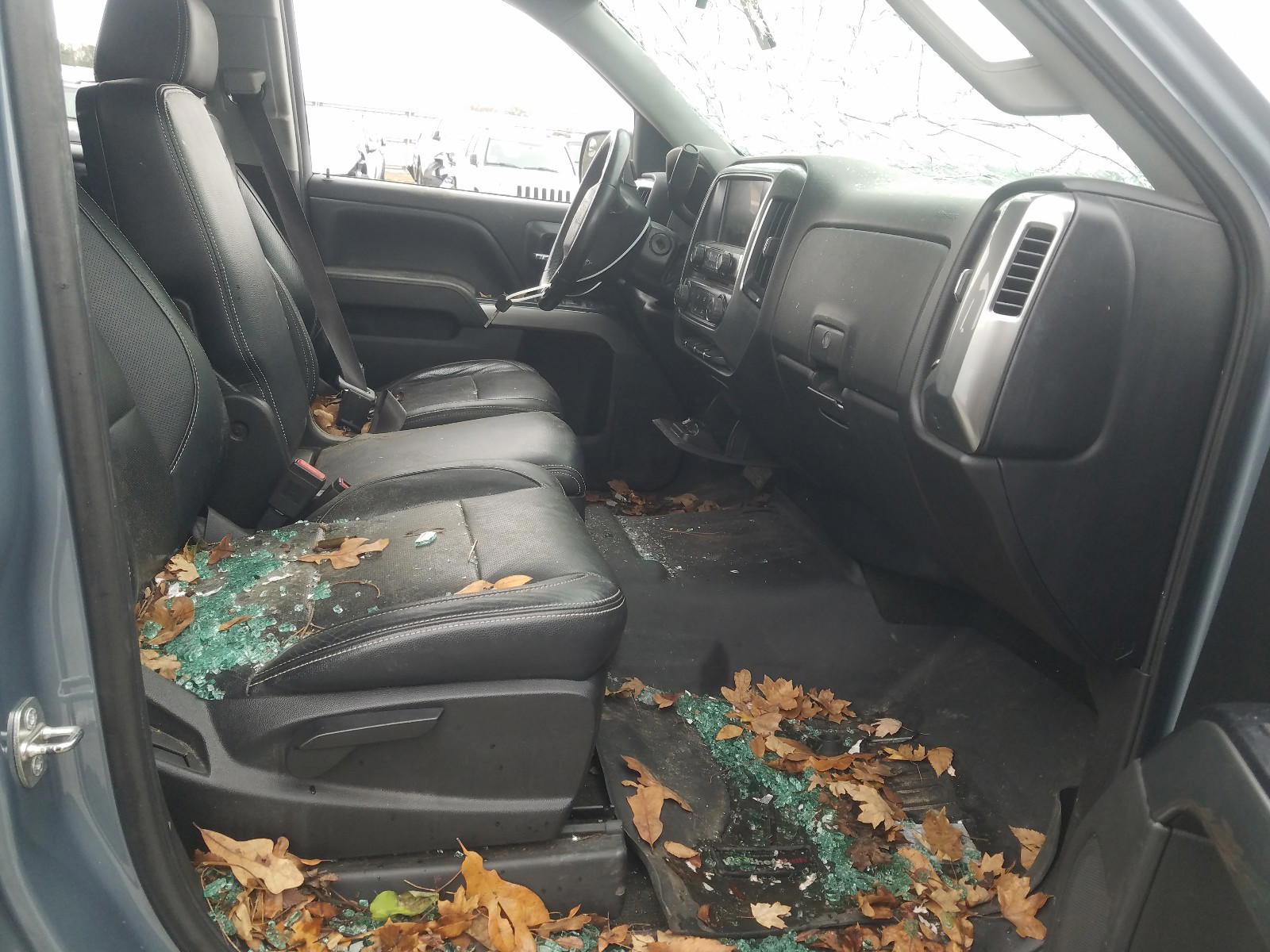 Photo 5 from auction – 2016 CHEVROLET SILVERADO with VIN 3GCUKREC0GG141109