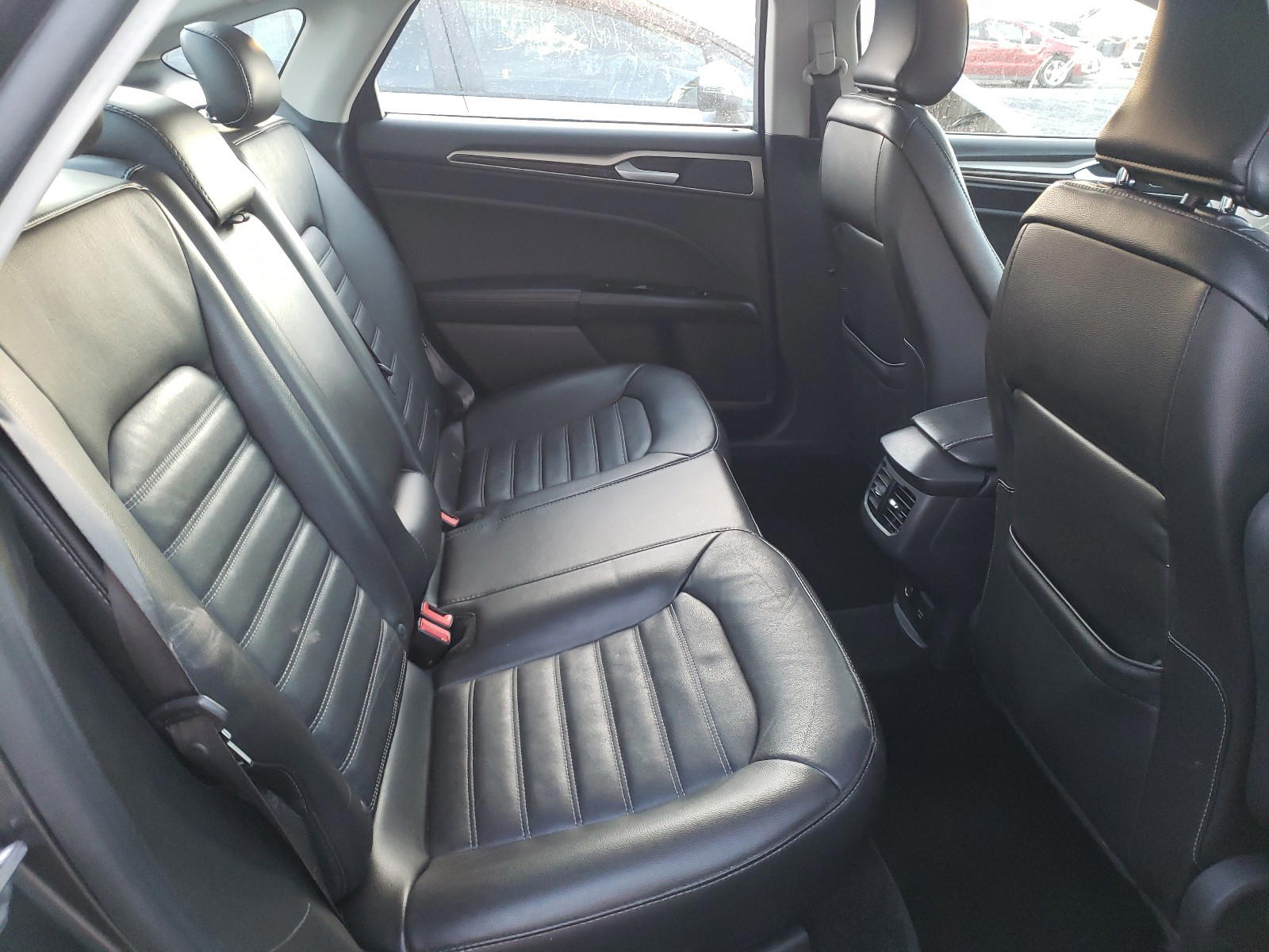 Photo 6 from auction – 2016 FORD FUSION SE with VIN 3FA6P0LU3GR169501