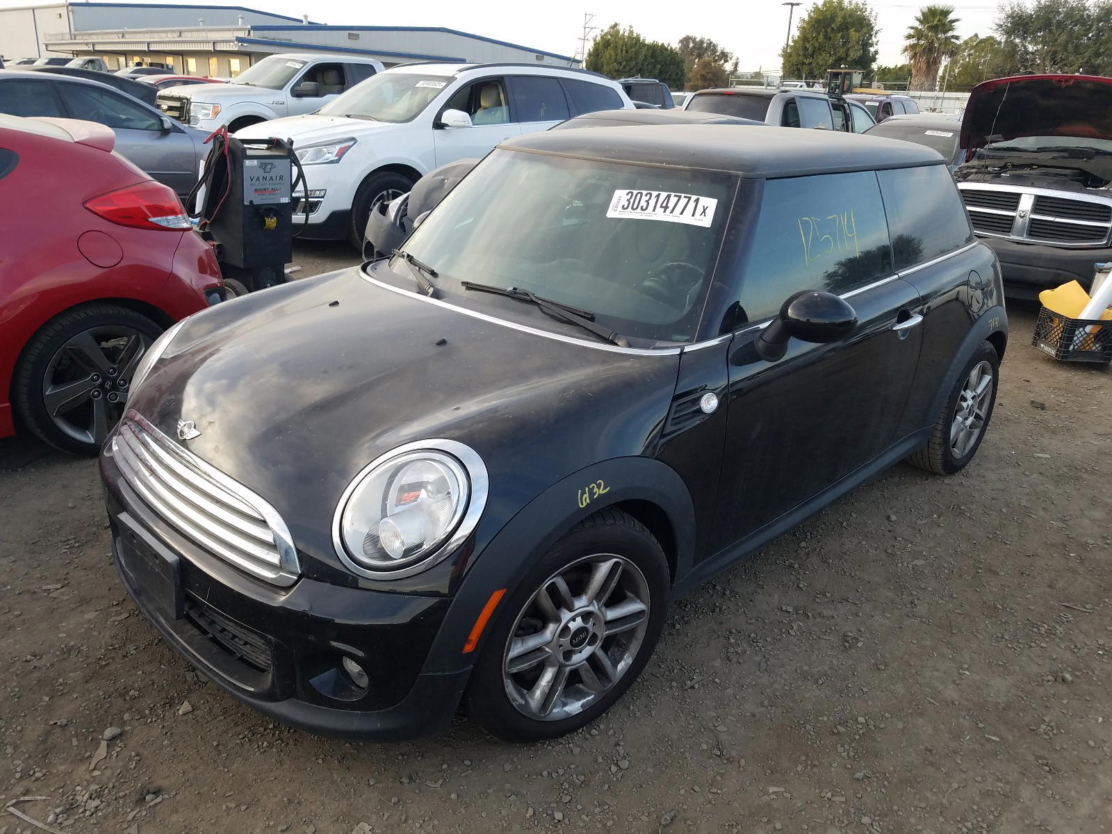 Photo 2 from auction – 2012 MINI COOPER with VIN WMWSU3C53CT254100