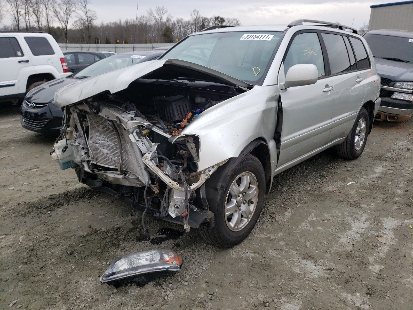 Foto 2 de la subasta – 2004 TOYOTA HIGHLANDER con VIN JTEDP21A140010988