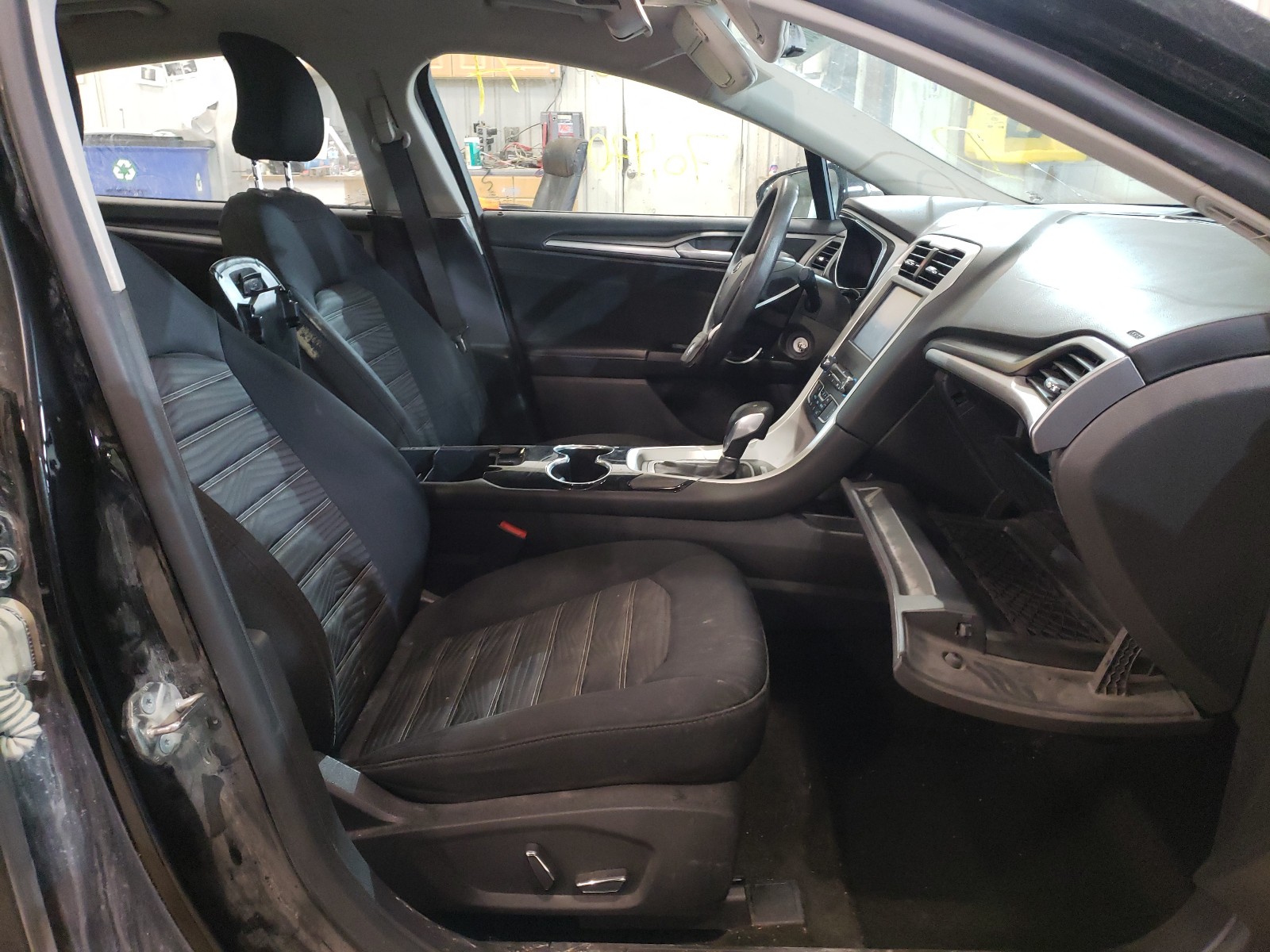 Photo 5 from auction – 2016 FORD FUSION SE with VIN 1FA6P0H73G5113726